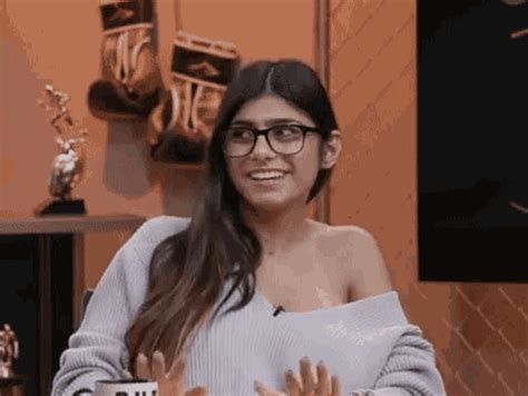 mia gifs|Mia GIF .